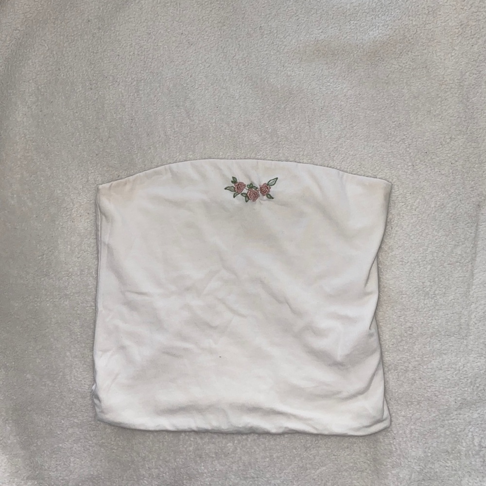 white tube top 💓